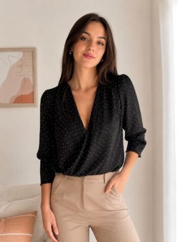 Blusa flores strass manga 3/4